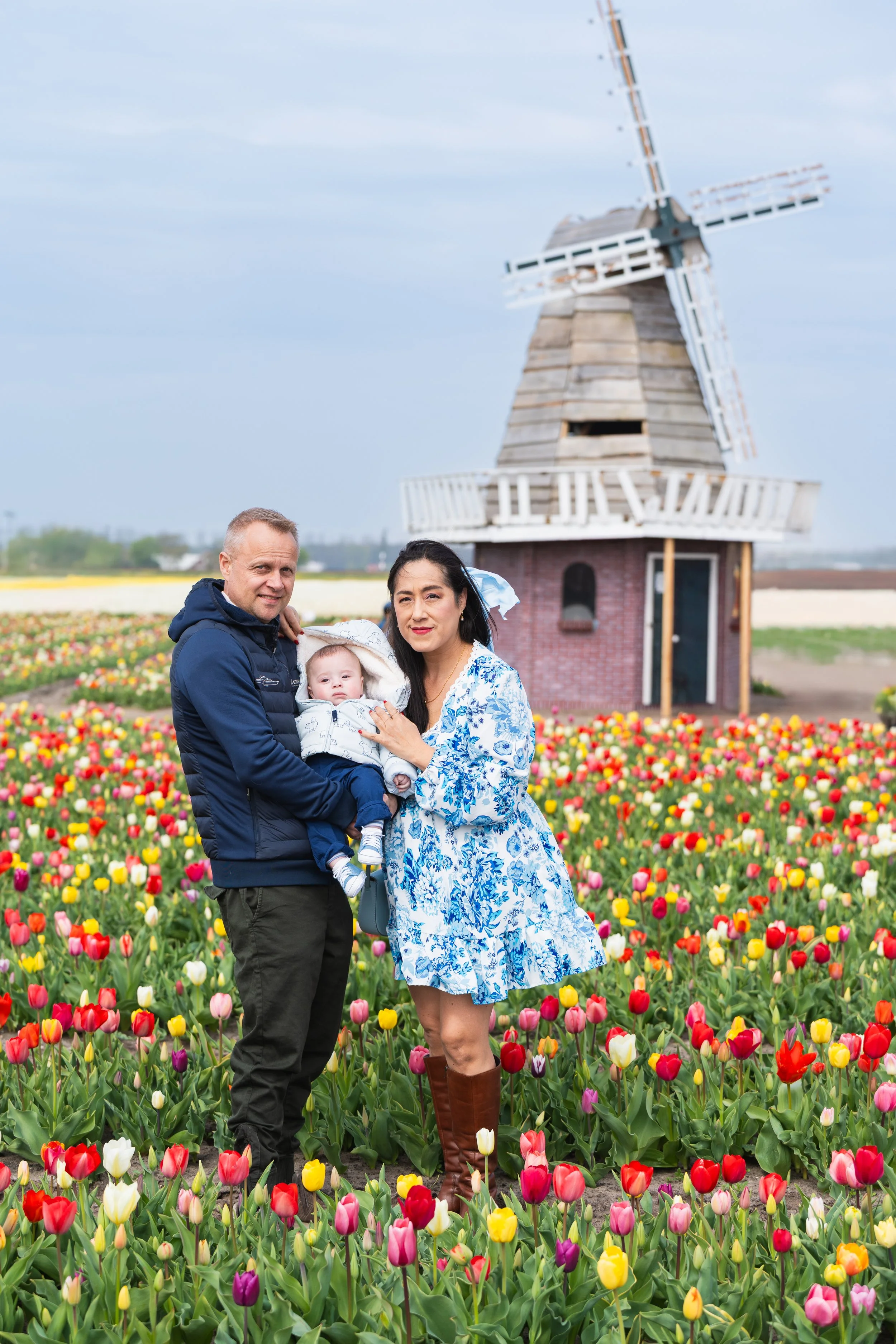 Photoshoot in a tulip field Amsterdam