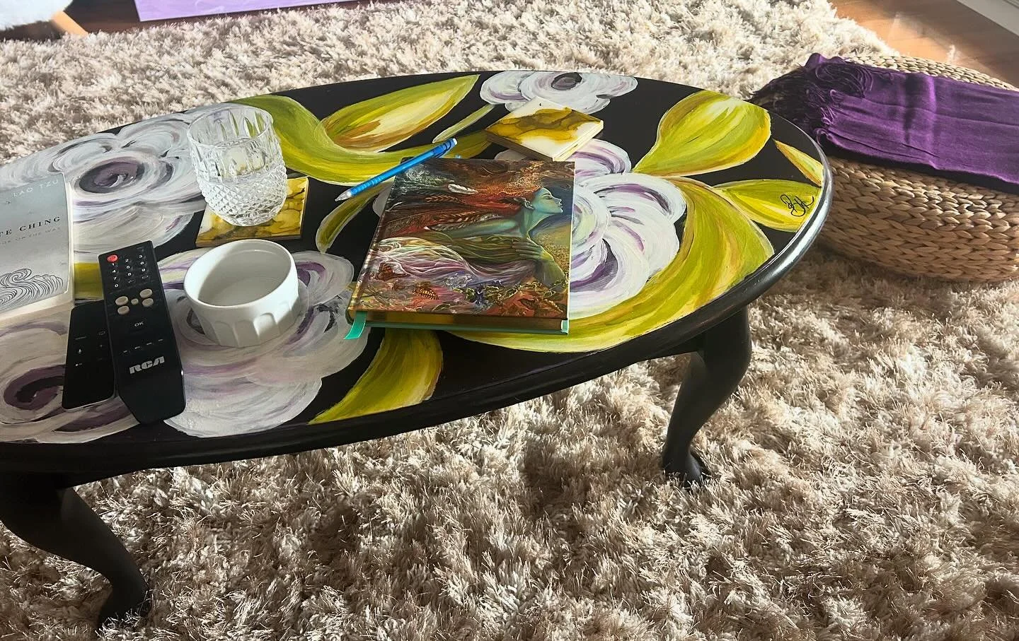 What fun to paint myself a very unique coffee table. #hopkinsonart