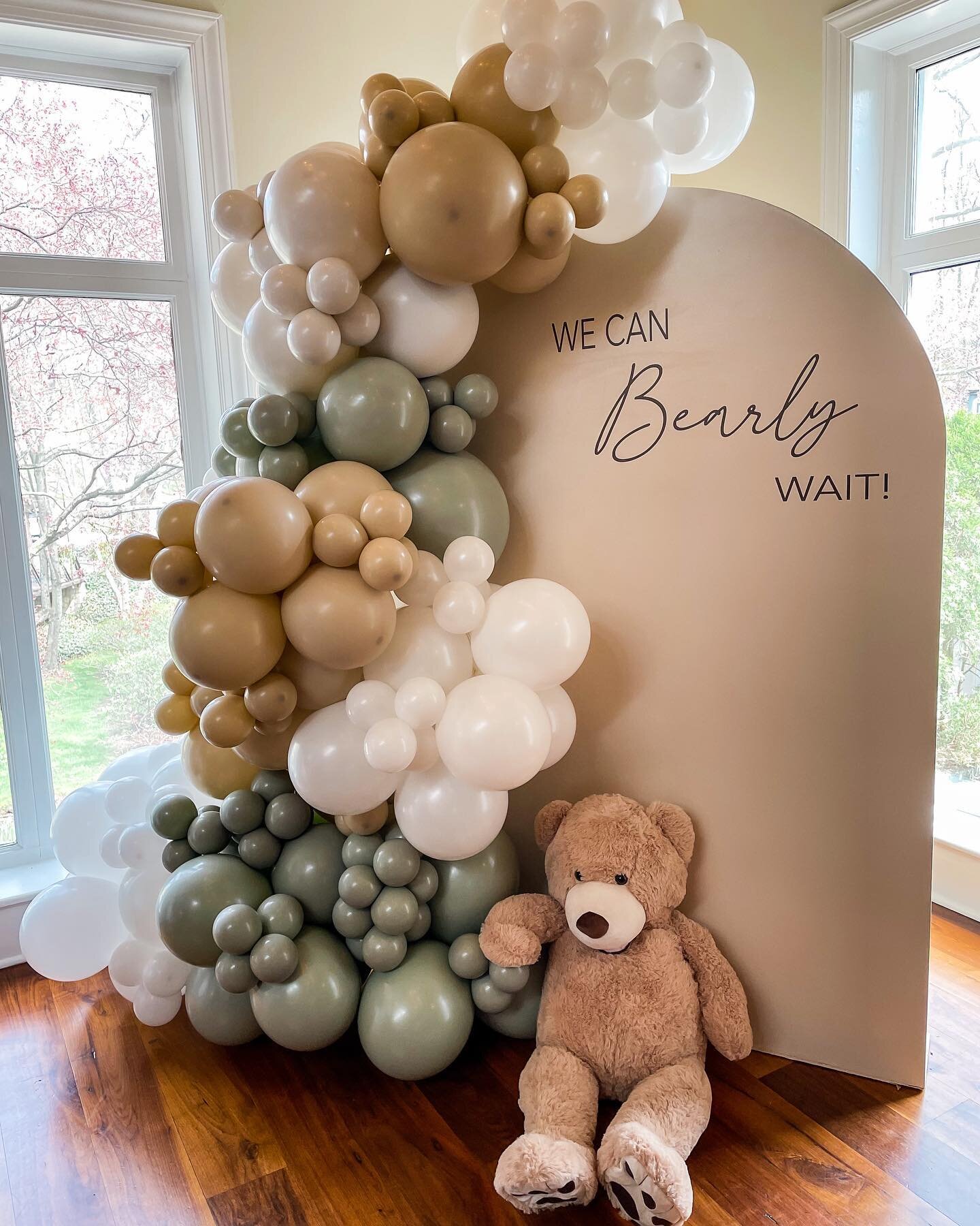 We could bearly wait for this event 🐻

How dreamy were these custom colors! 

#babyboy #babyshowers #babyshowerideas #babyshowerparty #babyshowerdecor #decoration #babyshower #event #balloonarch #balloongarland #balloondecoration #balloonsdecoration