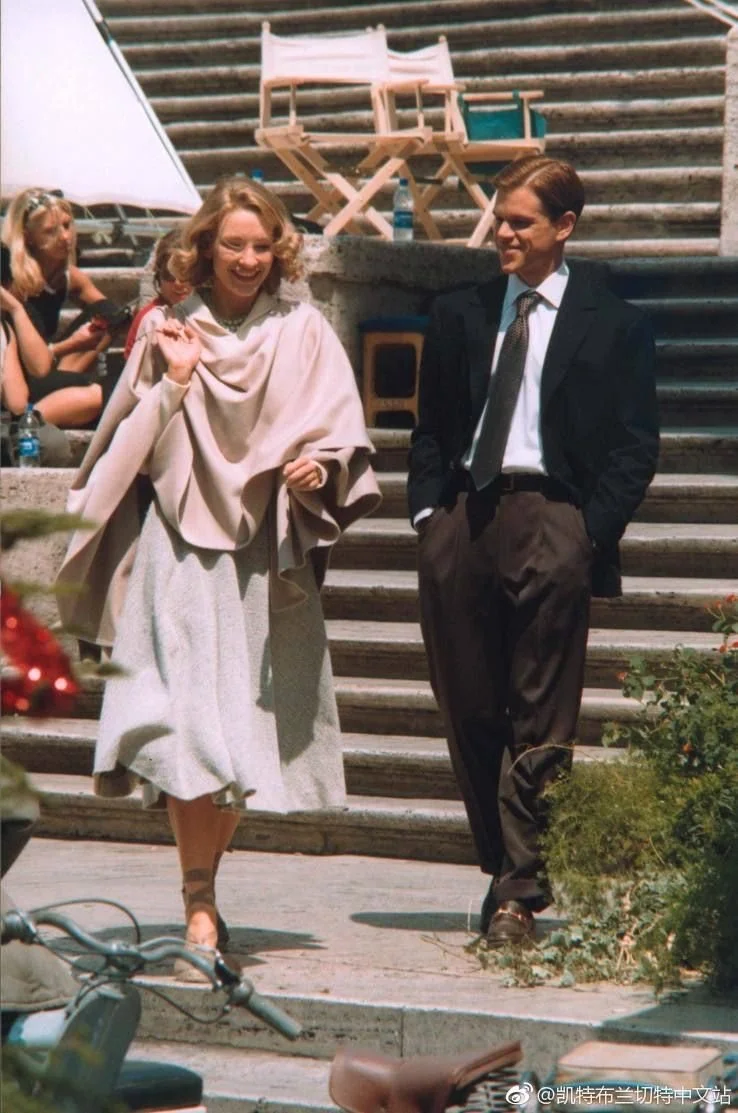  You know how much I love a draped shawl… 