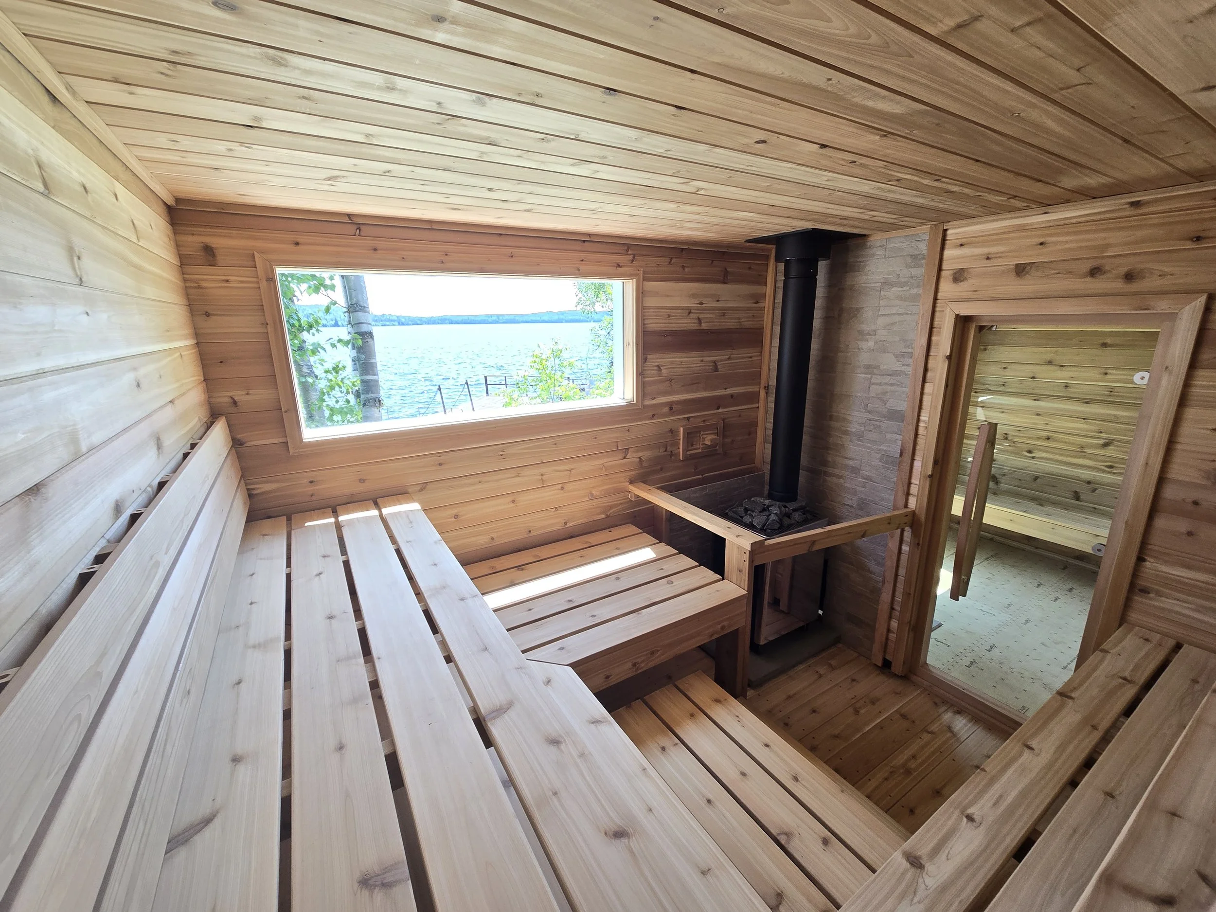 Outdoor new build | Room for friends and family 10' x 18'