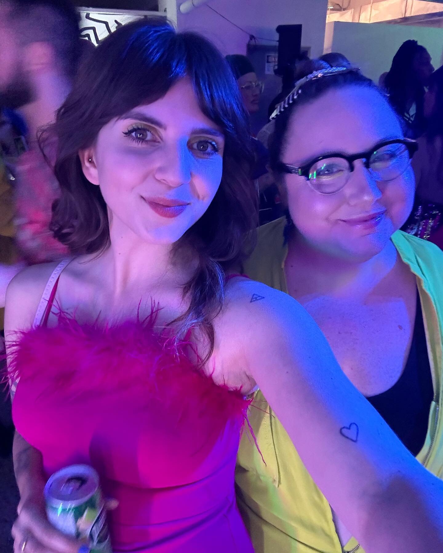 🏳️&zwj;🌈🏳️&zwj;⚧️🧁Went to the @fashioncanada Pride Kick Off last night with @meganstulberg and saw @thequeenpriyanka perform. 10/10, great night! 🧁🏳️&zwj;⚧️🏳️&zwj;🌈