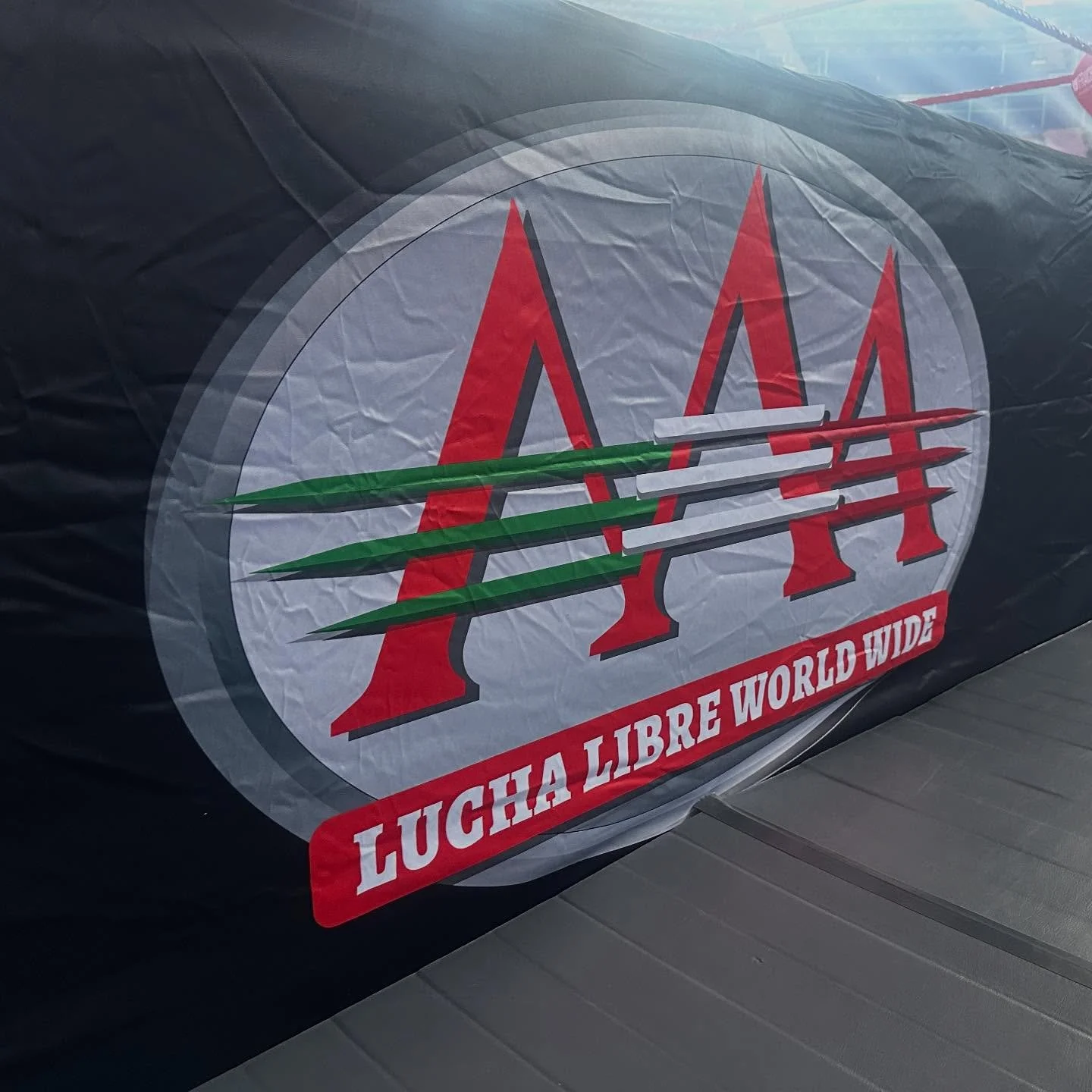 It&rsquo;s @luchalibreaaa day!

&iexcl;Es el d&iacute;a de @luchalibreaaa!

@wwenxt @wwe @tkogrp @luchalibreaaa