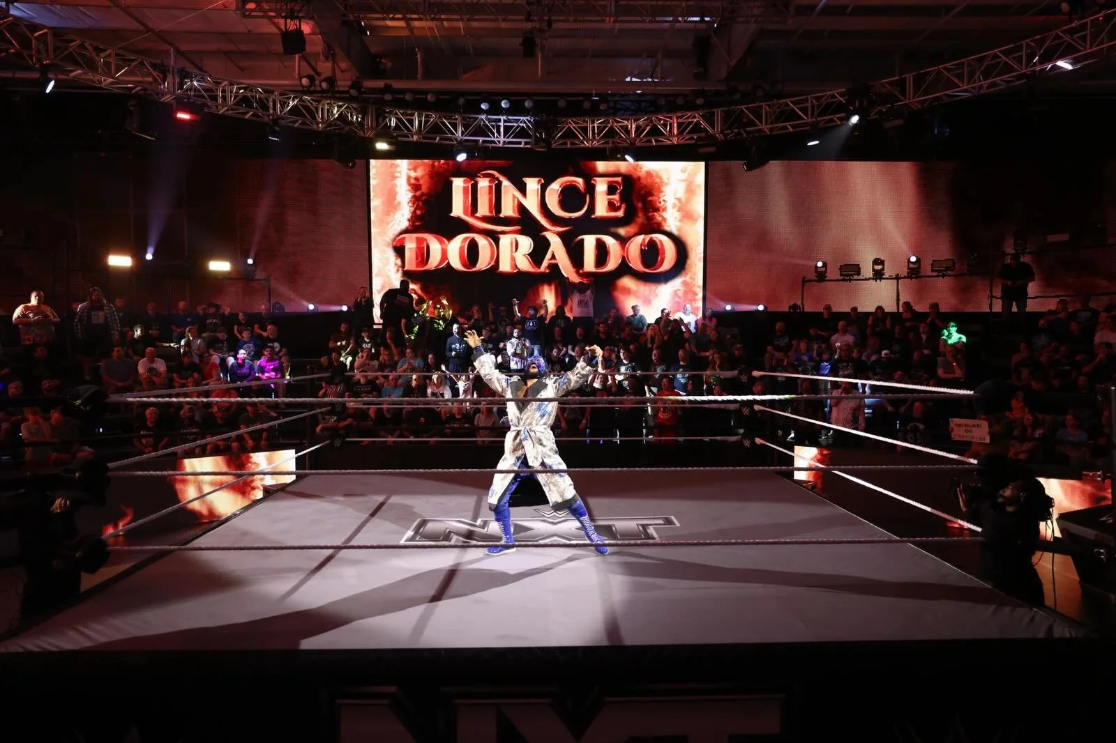 Making @wwenxt #luchalit