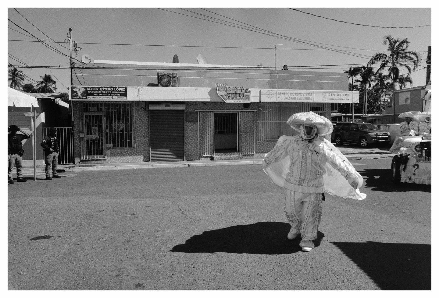 Sanse? No pa, Las Mascaras de Hatillo 
&bull;
&bull;
&bull;
&bull;
&bull;
&bull;
&bull;
&bull;
&bull;
#kentmere400 #mascarasdehatillo #nikonf #ilfordfilm #35mmfilmphoto