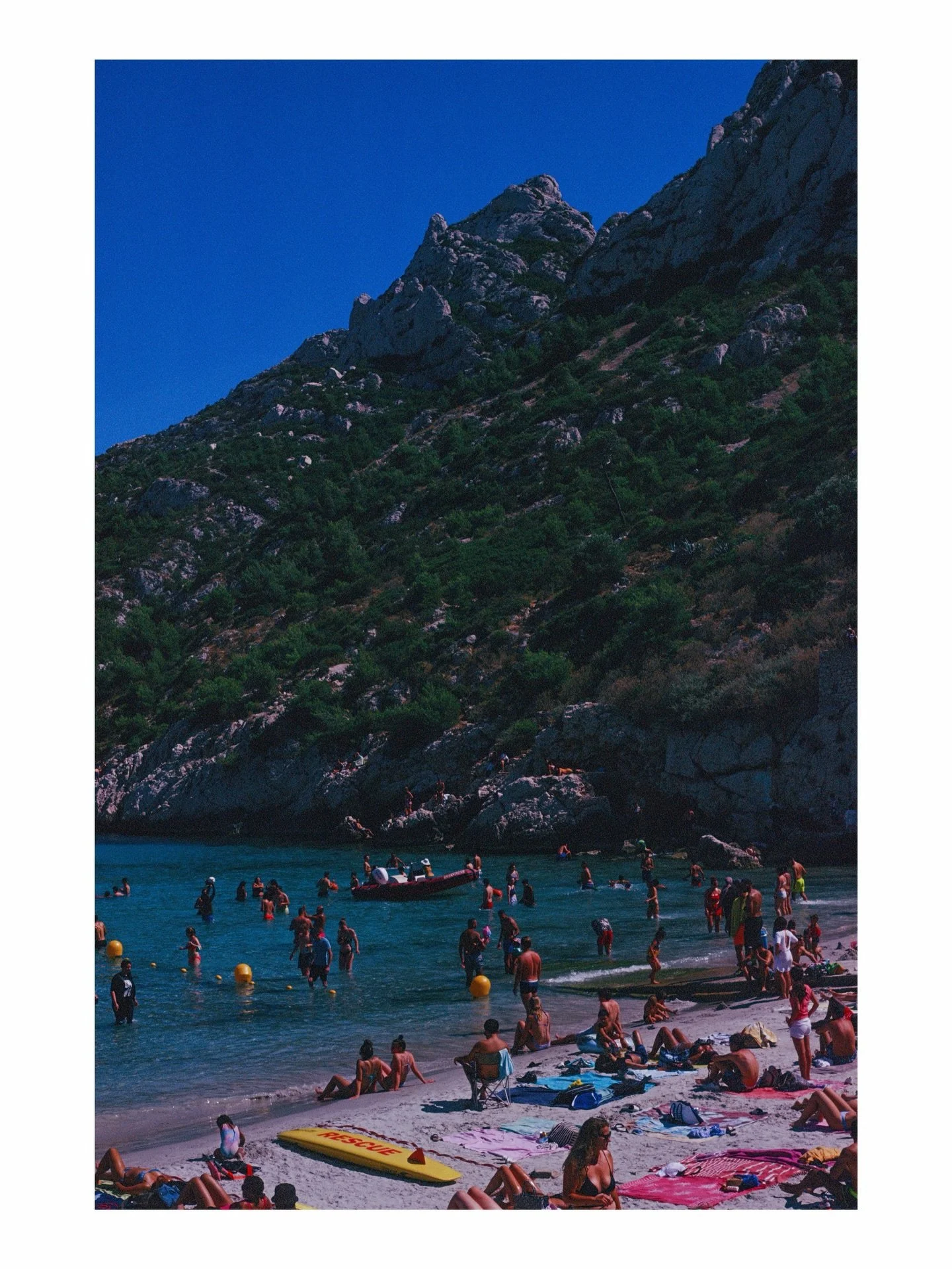 Marsella 2022
Fotos que nunca compart&iacute; bien 
&bull;
&bull;
&bull;
&bull;
&bull;
&bull;
&bull;
&bull;
#nikonf #ektachtome #expiredfilmclub #expiredfilm #kodakektachrome