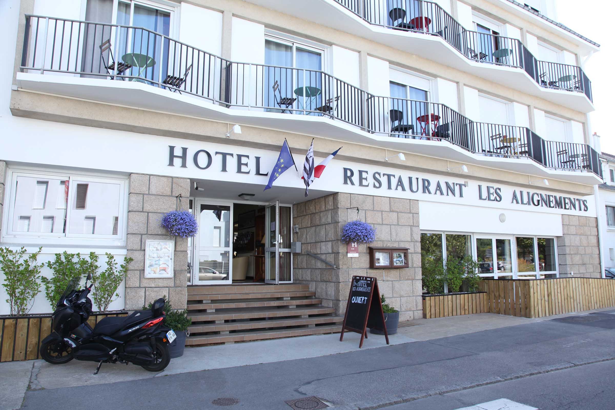 Hotel les alignements facade.jpg