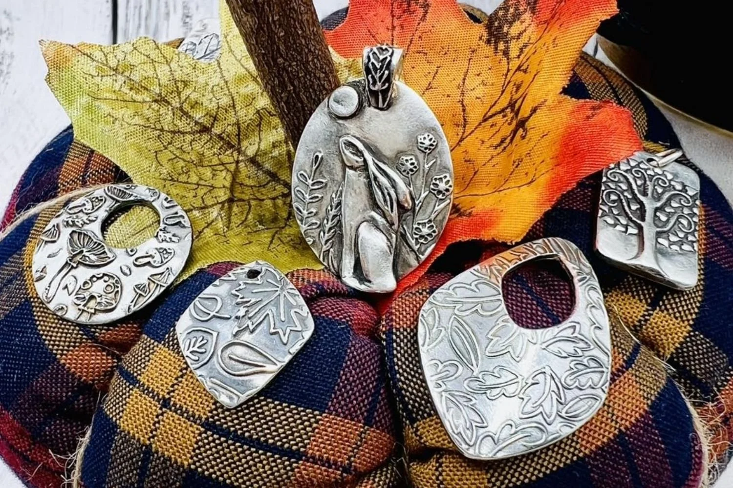 Silver Clay with Silver Magpie