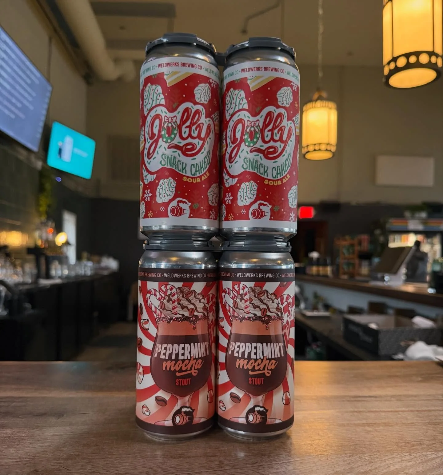 Sensational seasonals now available from @weldwerksbrewing !

Jolly Snack Cakes: Sour Ale with Vanilla Frosting, Vanilla, Marshmallow &amp; Milk Sugar [4%] Yes, THAT snack cake 🎄

Peppermint Mocha Stout: Stout With Peppermint, Chocolate, Espresso &a