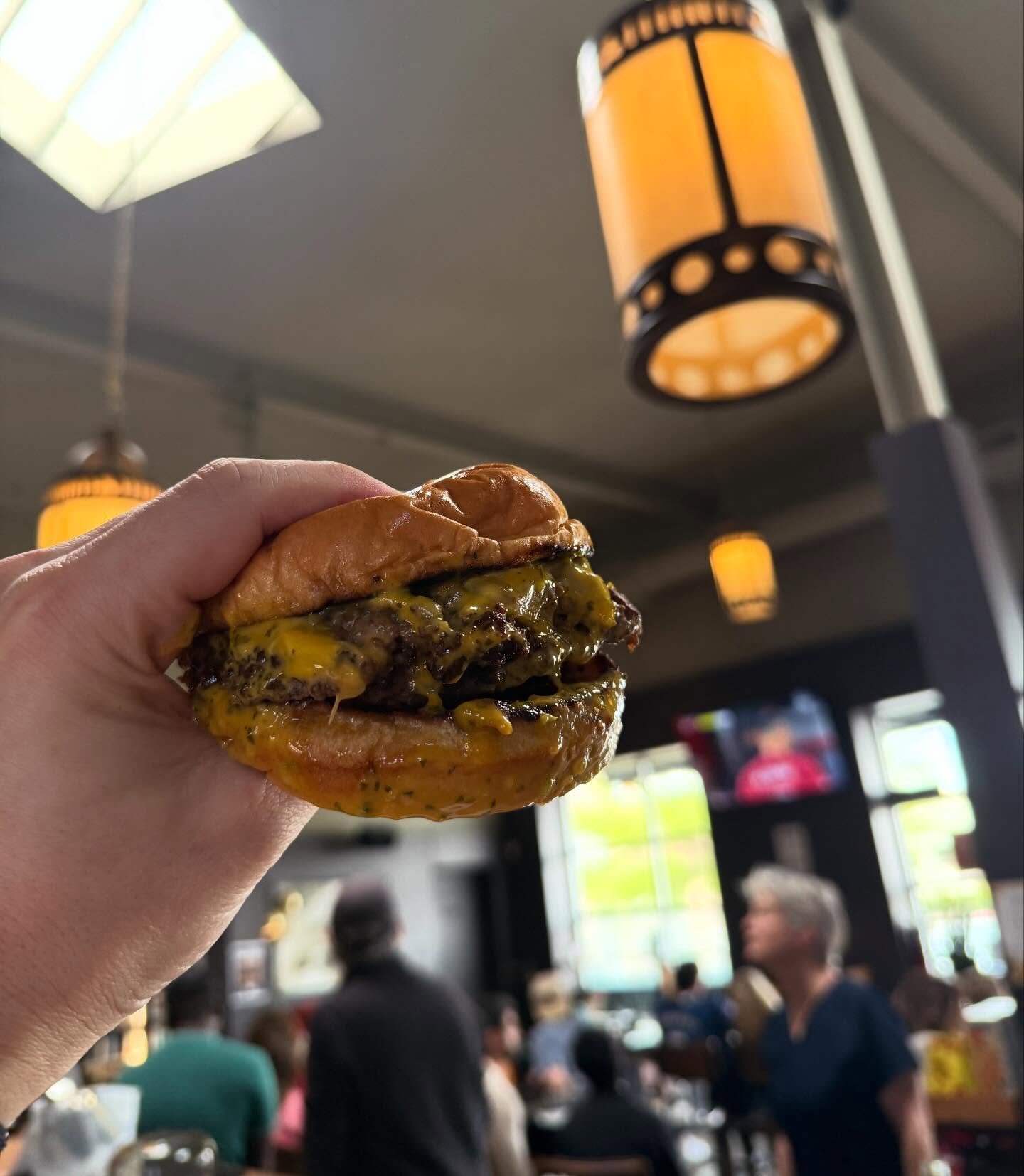 ⚽️ @premierleague + @kennysmashburger 🍔 = 🤩