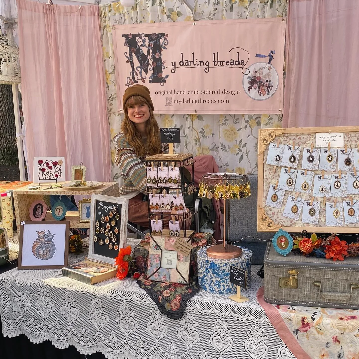 Come to Keene Pumpkin Festival! 🍁
🎃2pm-7pm 🎃

#thingstodoinNH #pumpkinfestival #shoplocal #shopsmall #newhampshireartist #fallvibes