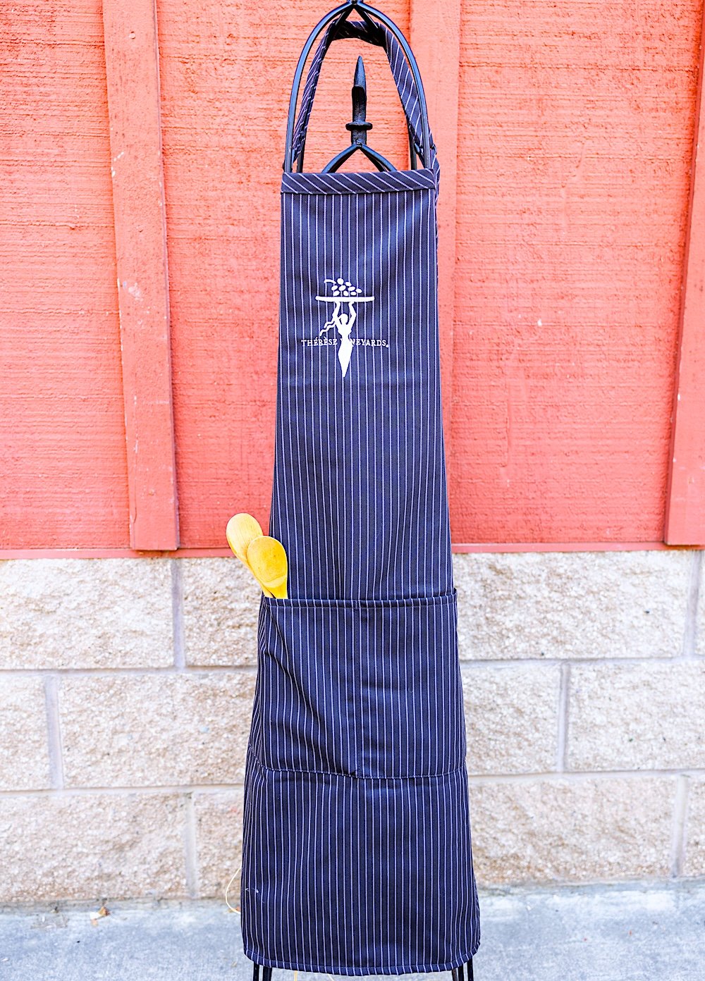 Kitchen Apron by Thérèse Vineyards