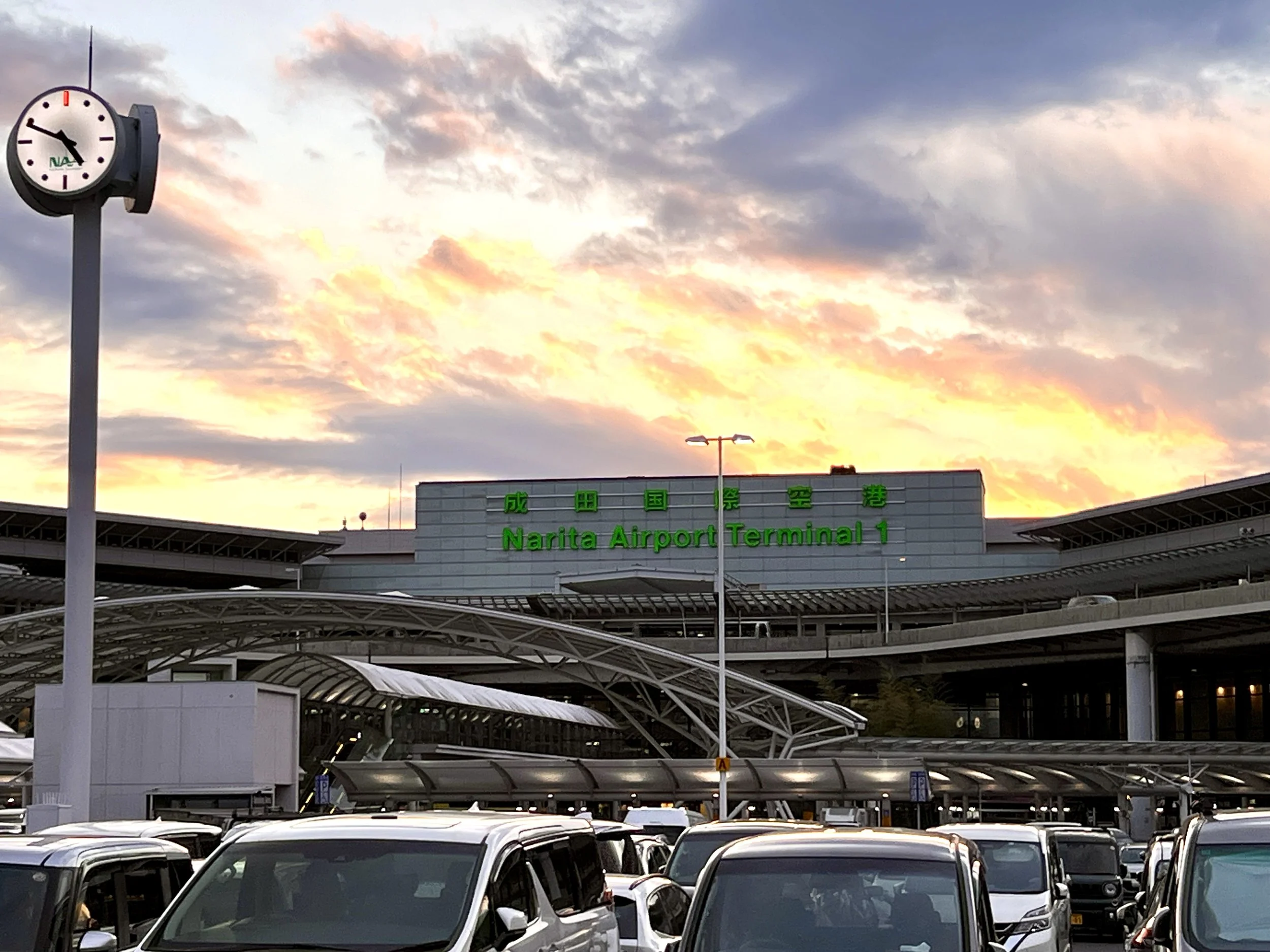 Beautiful night waiting for our bus