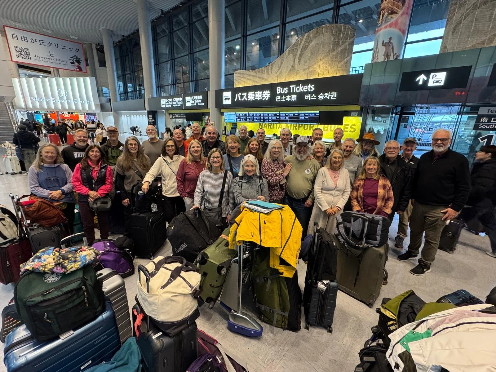The first Gray Wolf Ski Club photo in Japan