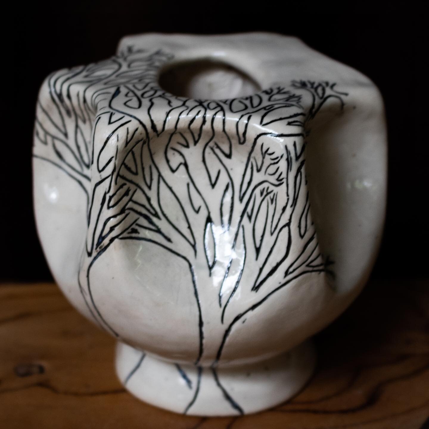 I always find it fascinating to see the design and structural motifs that have withstood the test of my vastly capricious practice over the years&hellip; 

this hand-built vase, in particular (another from the archives, documented before I knew the i
