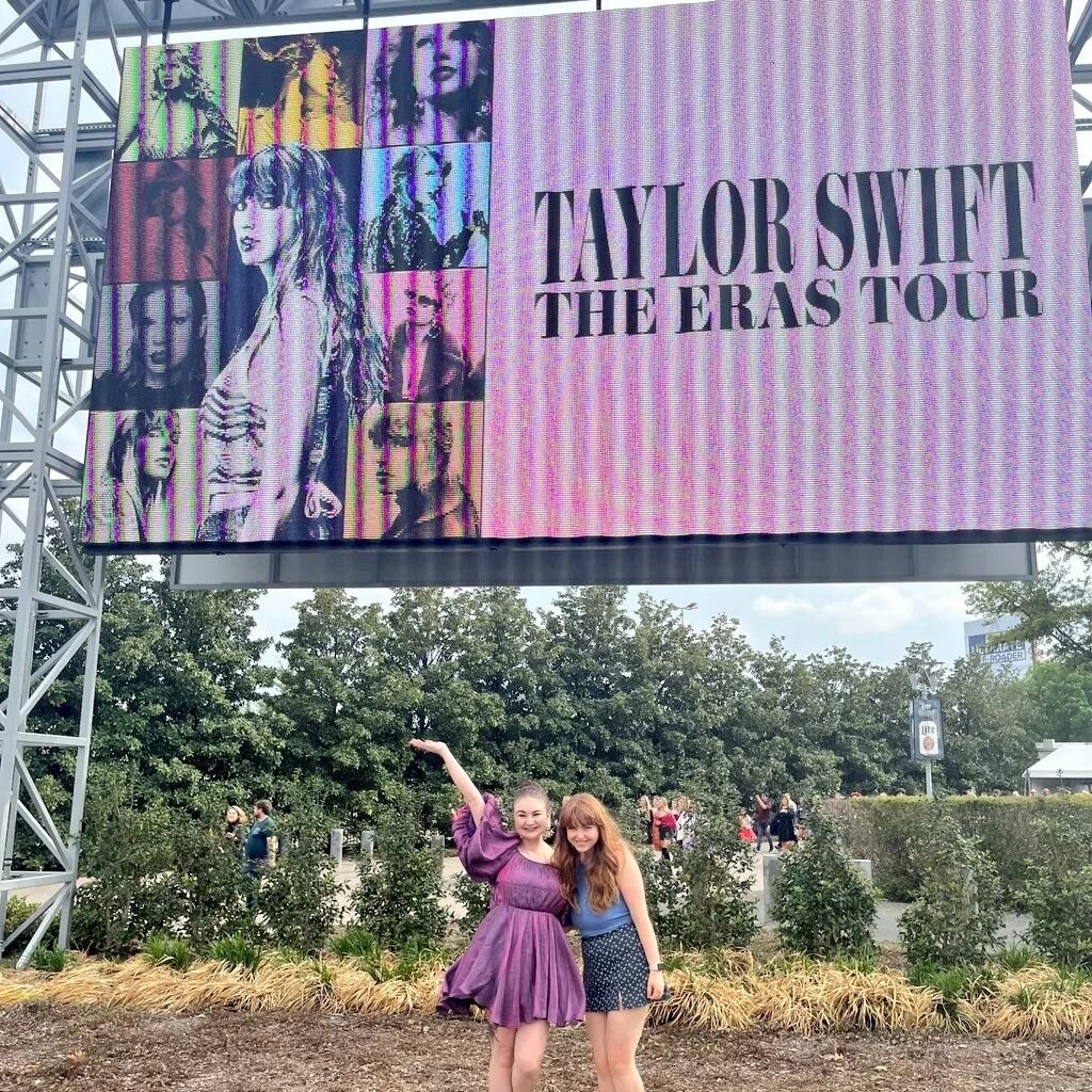 We weren't ready for it 💜

It's been 16 days since I was at #arlingtontstheerastour Night 3 and I still can't put into words what this night or Taylor means to me!! I think I died and ascended to a higher plane of existence, ngl. 🤭

QOTD: Which art