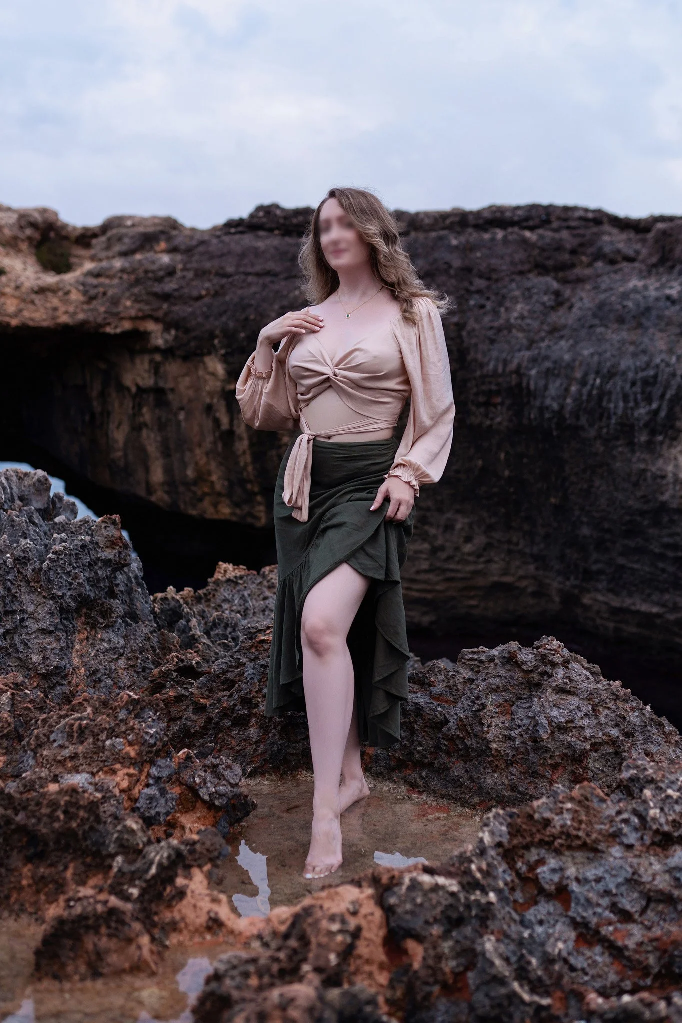 LW standingpuddlerocks - blurred.jpg