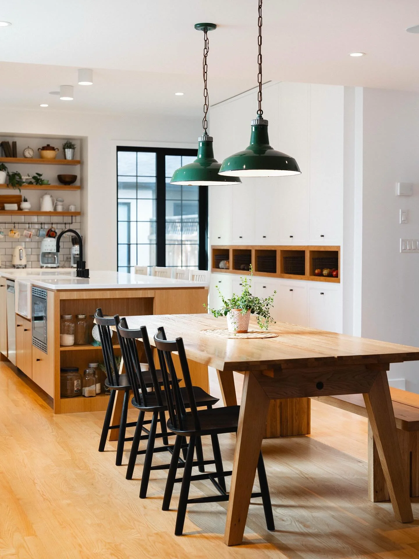 The magic is in the details. ✨

The simple and stunning details on this project make it exceptional. Our process is no different. 📖

We have intentionally crafted a detailed process we guide our clients through, so no detail is missed. 🔎

The outco