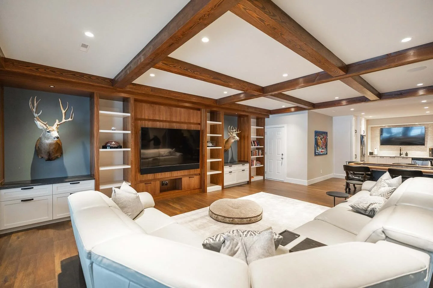 This renovation took our clients out of the 1990&rsquo;s, creating a welcoming space for entertaining friends &amp; family gatherings. 
 
It was a pleasure working with @studioridge on this beautiful project!