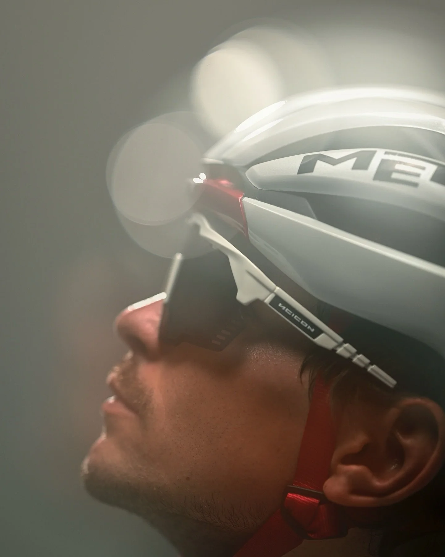 A change in the air - Campaign shot for @met_helmets new Trenta 3K Carbon, last August. 

Thanks @alessandro_covi🔥🙏

All effects in camera 📸 

@uae_team_emirates #uaeteamemirates #roadcyclingpics #roadcyclinglove #roadcyclist @nikonitalia #nikonit
