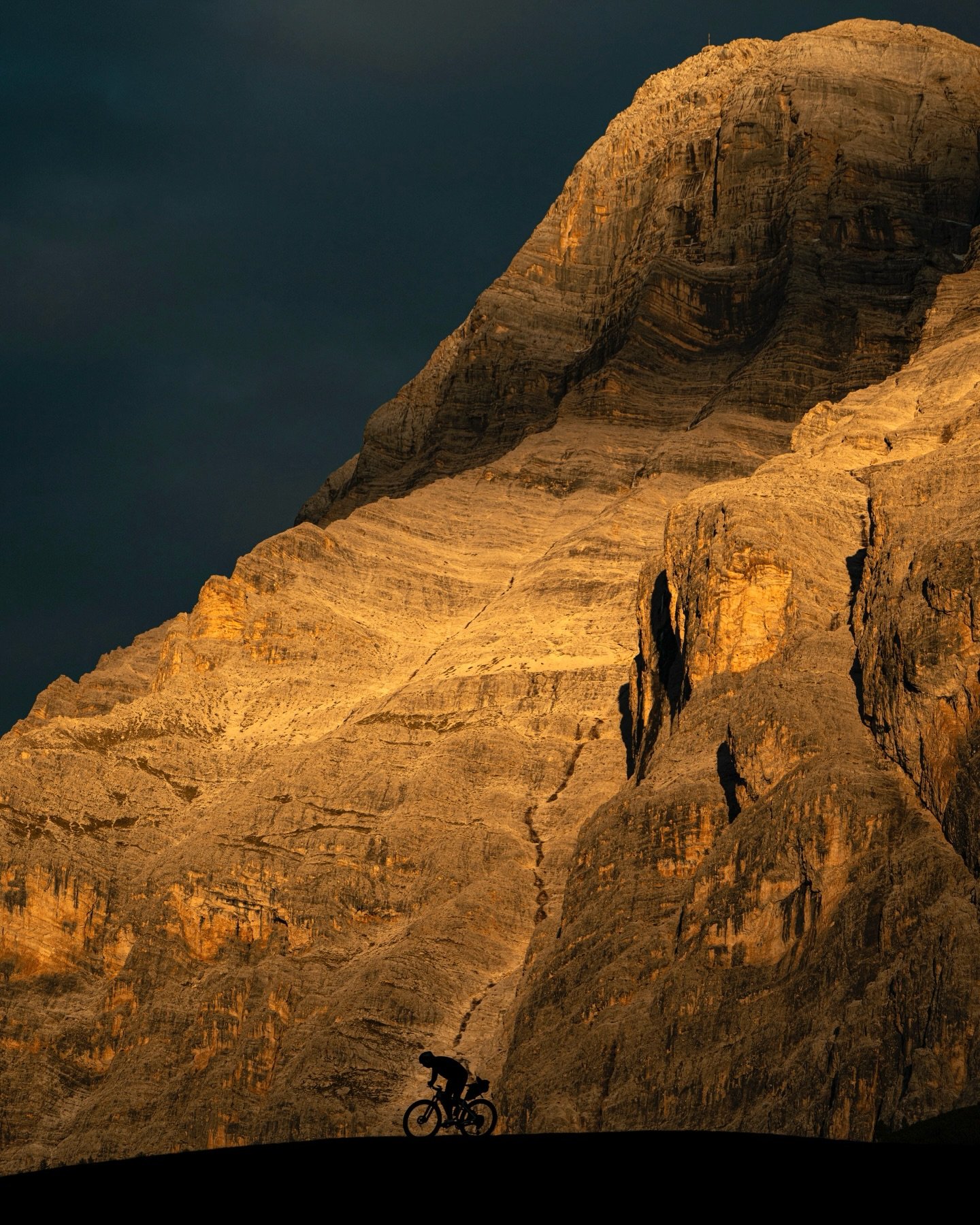 Memories made of colours, shapes and feelings.
📸✍️ In the last Alvento Destinations 4!

@alta_badia_official 

#alventomagazine #destinations #dolomites #altabadia #cycling