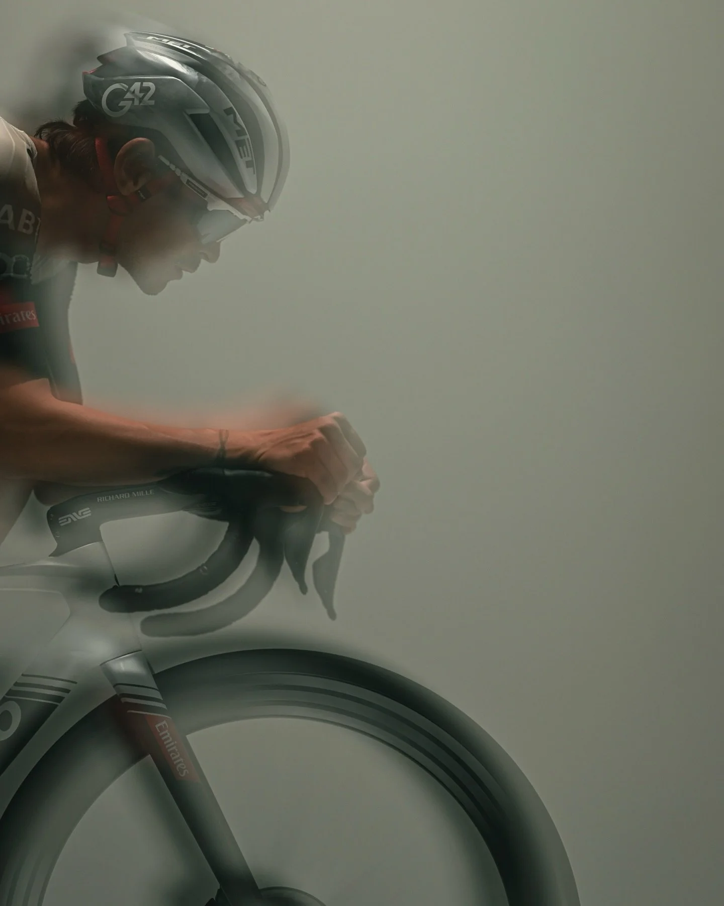 Immobile movement.
Studio shots for the new MET Trenta 3K advertising campaign.

All effects in camera 📸

Rider: @alessandro_covi 👌

@met_helmets @uae_team_emirates #uaeteamemirates #roadcyclist #roadcyclingpics #roadcyclinglove #nikonitaly
