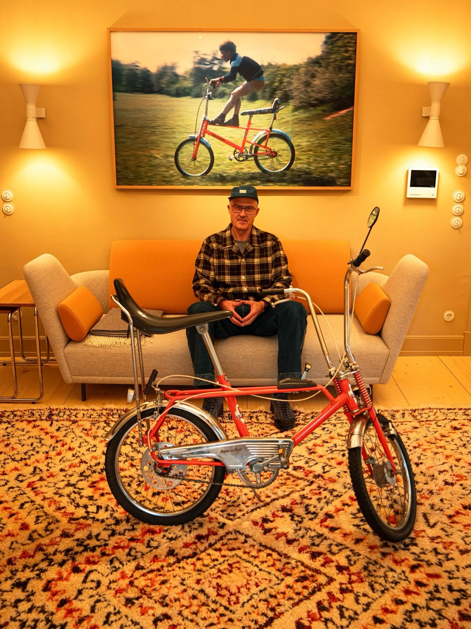 Love letters can also be a garage. Roman&rsquo;s is definitely one for the cycling world.

Read the story of Canyon&rsquo;s founder in @alventomagazine #44, with the words of @stefanozago1993 👌

Thanks a lot to Roman and the entire @canyon team for 