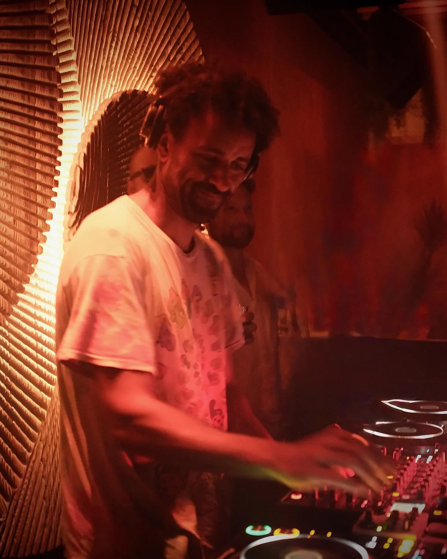 @jimi_jules set the tone in MILA Lounge Thursday night. No phones, no distractions, just pure energy from start to finish. 🪩