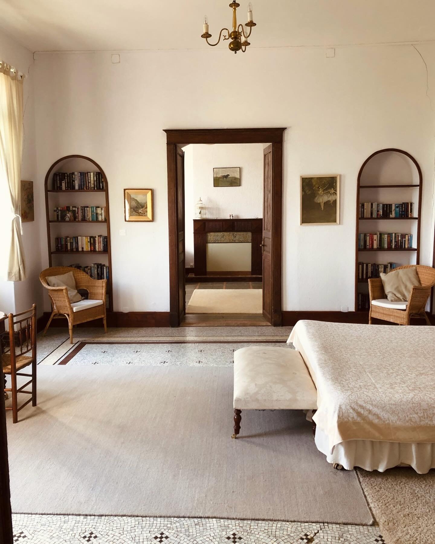 Pick your bedroom 🛌 vibe. Grand or cosy? 
Book your spring &amp; summer break online. Link in our bio. 

#Arlens #ChateauArlens #ArlensEstate #HouseToRent #FrenchCountryside #Gers #IGers