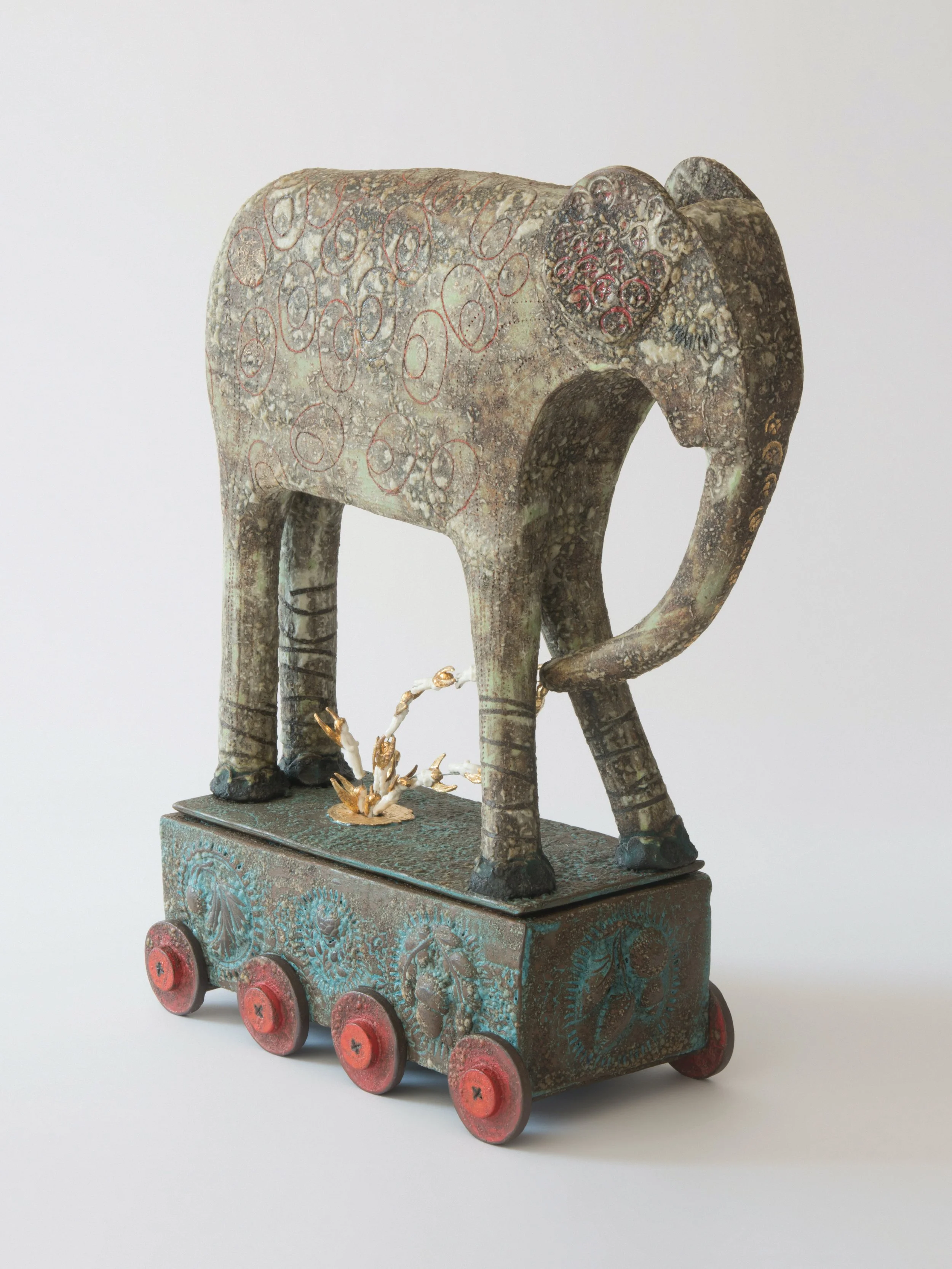 Louise-Bell-Elephant-finding-hope-in-Pandora's-box.jpg