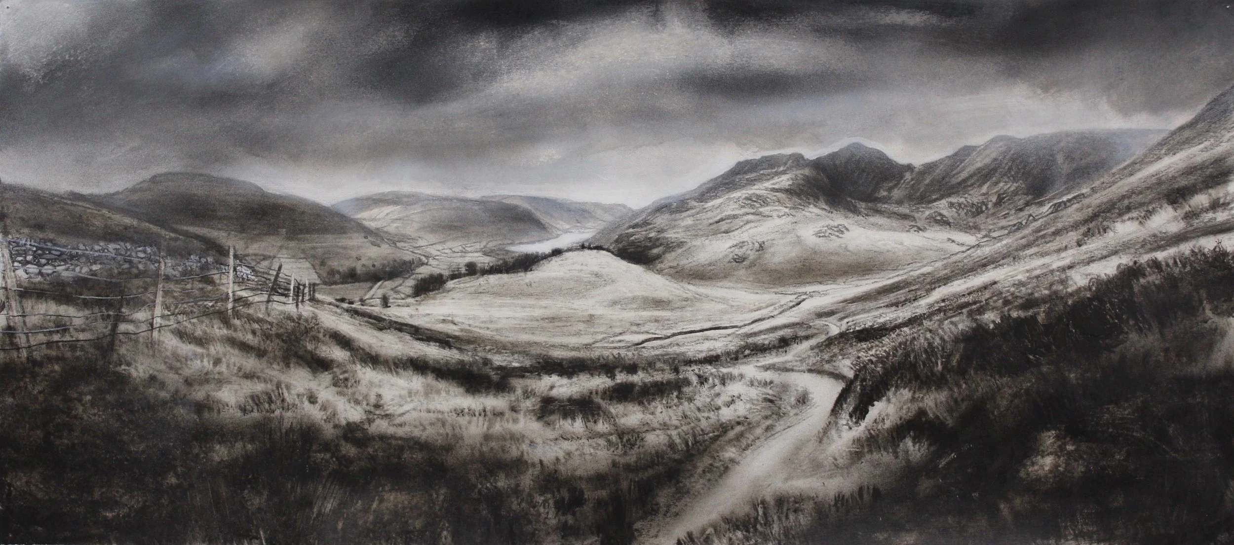 Penygadair overlooking Llyn Mwyngil.JPG