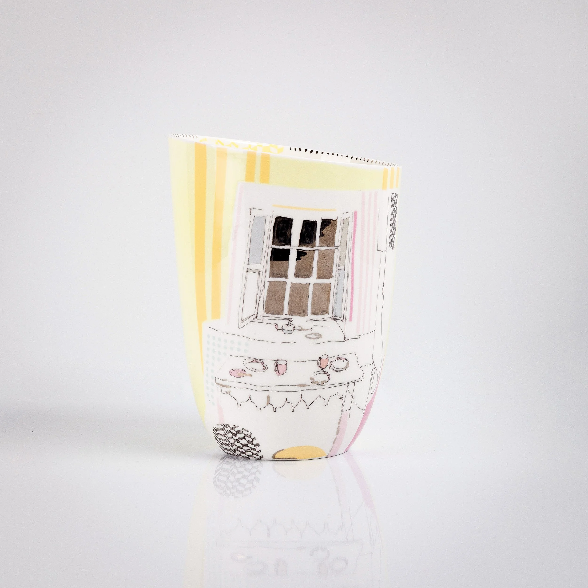 ....Lowri Davies — Large Vase..Lowri Davies —Fâs Mawr....