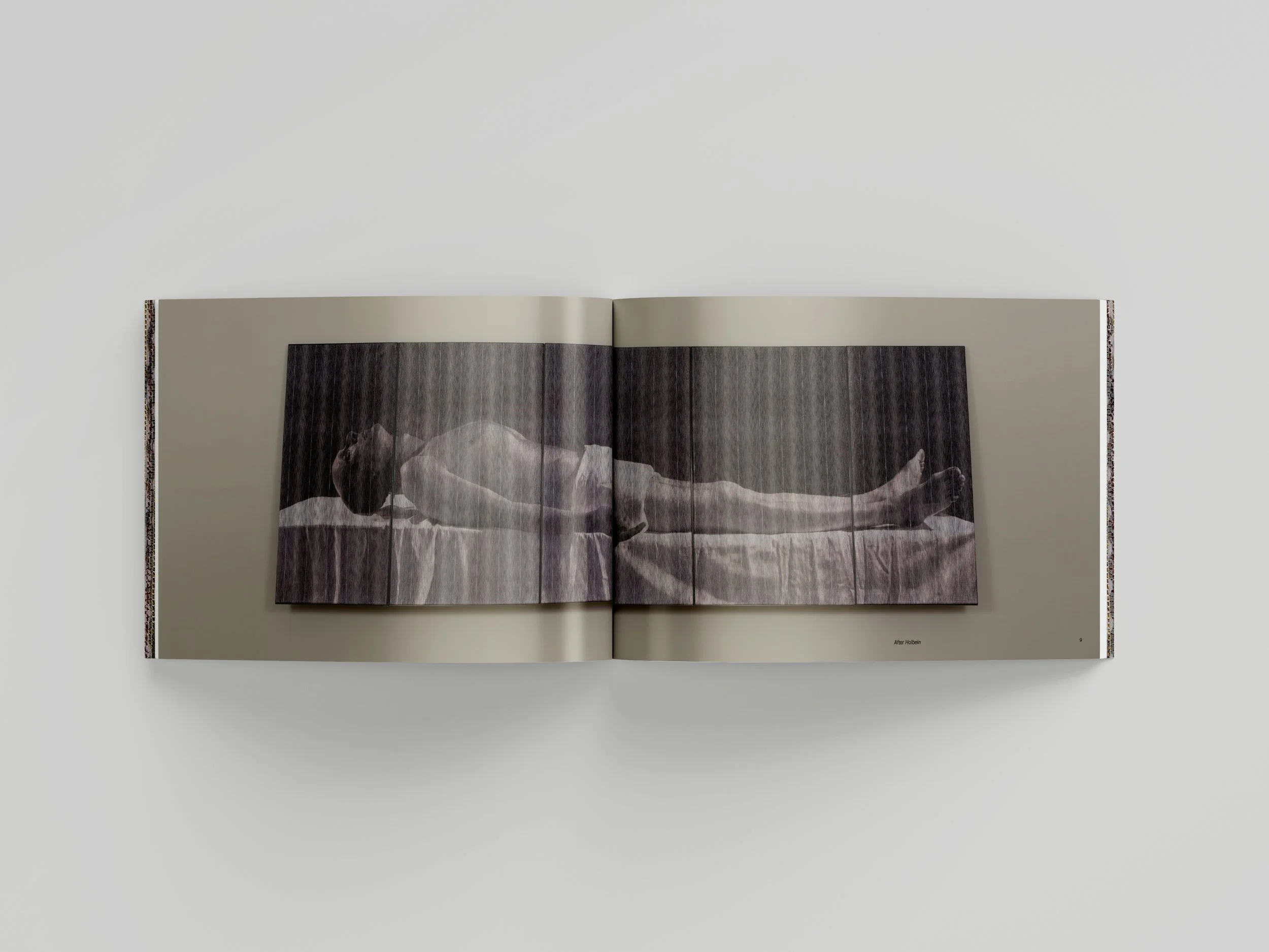Layout_01_Perfect_Binding_Brochure_Mockup_04.jpg