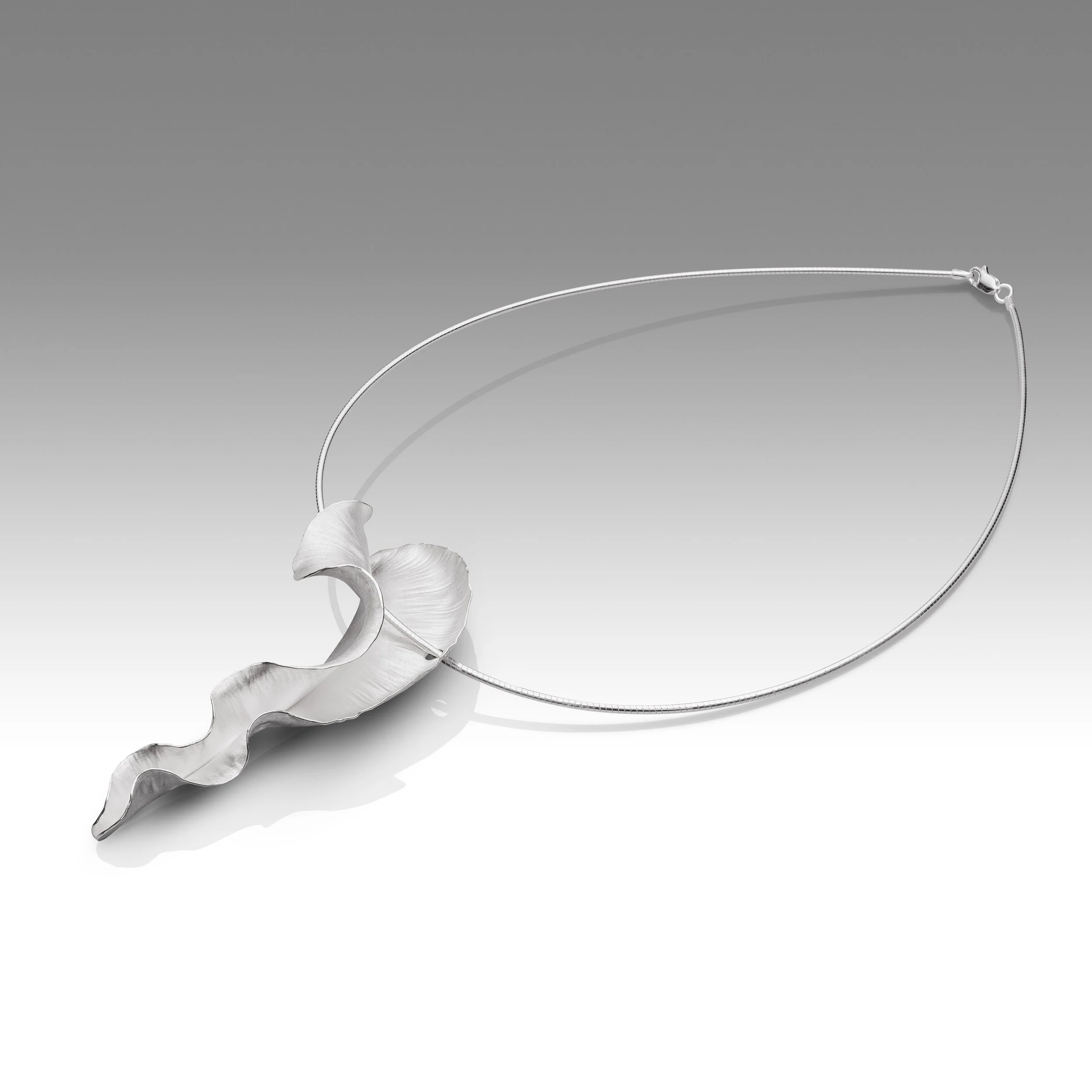 ....Rauni Higson – Kelp Necklace..Rauni Higson – Kelp Cadwen....