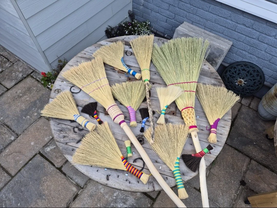 D M-J Brushes 4 1000045277.jpg