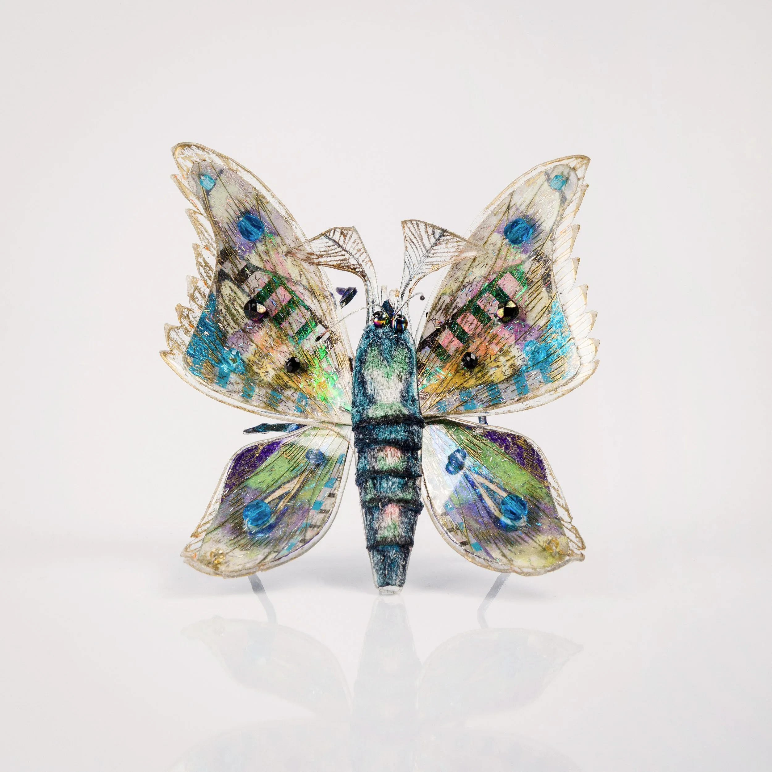 ....Hannah Coates – Moth Brooch..Hannah Coates – Tlws Gwyfyn....