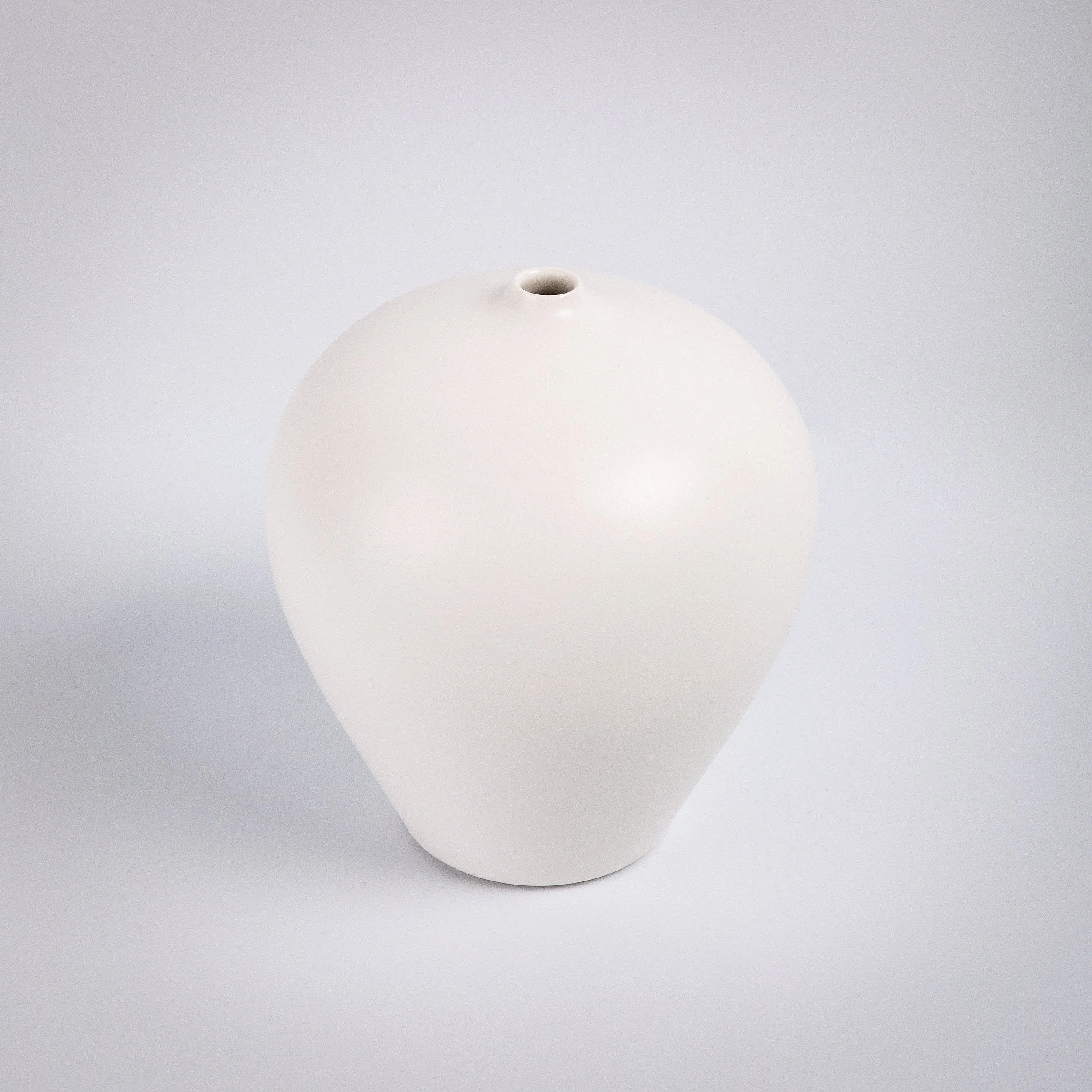 ....Jaejun Lee – Vase for a Single Flower..Jaejun Lee – Vase for a Single Flower....