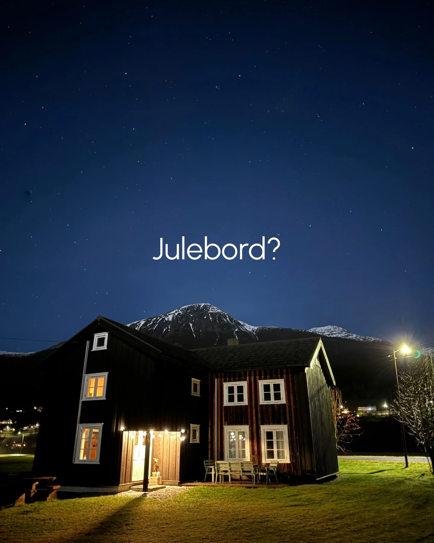 Julebord? 🍾
Vi ønsker dere hjerteligST velkommen til Romsdal Lodge sitt stemningsfulle tømmerhus. 
Overnatting, førjulstapas og dessert 1690,- pr gjest. 
8-18 personer 
* god drikke kommer i tillegg 
Ta kontakt på ida@ro