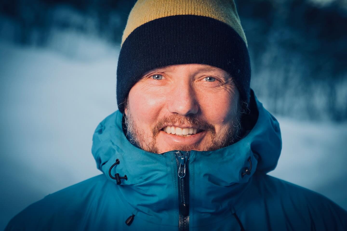 Markus Landr&oslash; bes&oslash;ker Romsdalen, og selvsagt m&aring; vi benytte oss av kunnskapen til en av landets aller fremste eksperter p&aring; sn&oslash;- og skred.

Markus har skrevet l&aelig;reb&oslash;ker, tatt doktorgrad og brukt mye av live