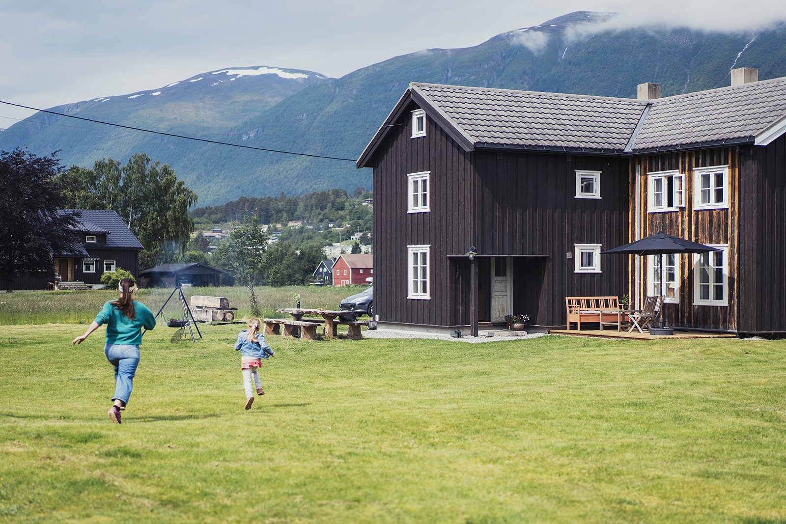 romsdallodge_elinekarlsdatter-057_grottaute.jpg