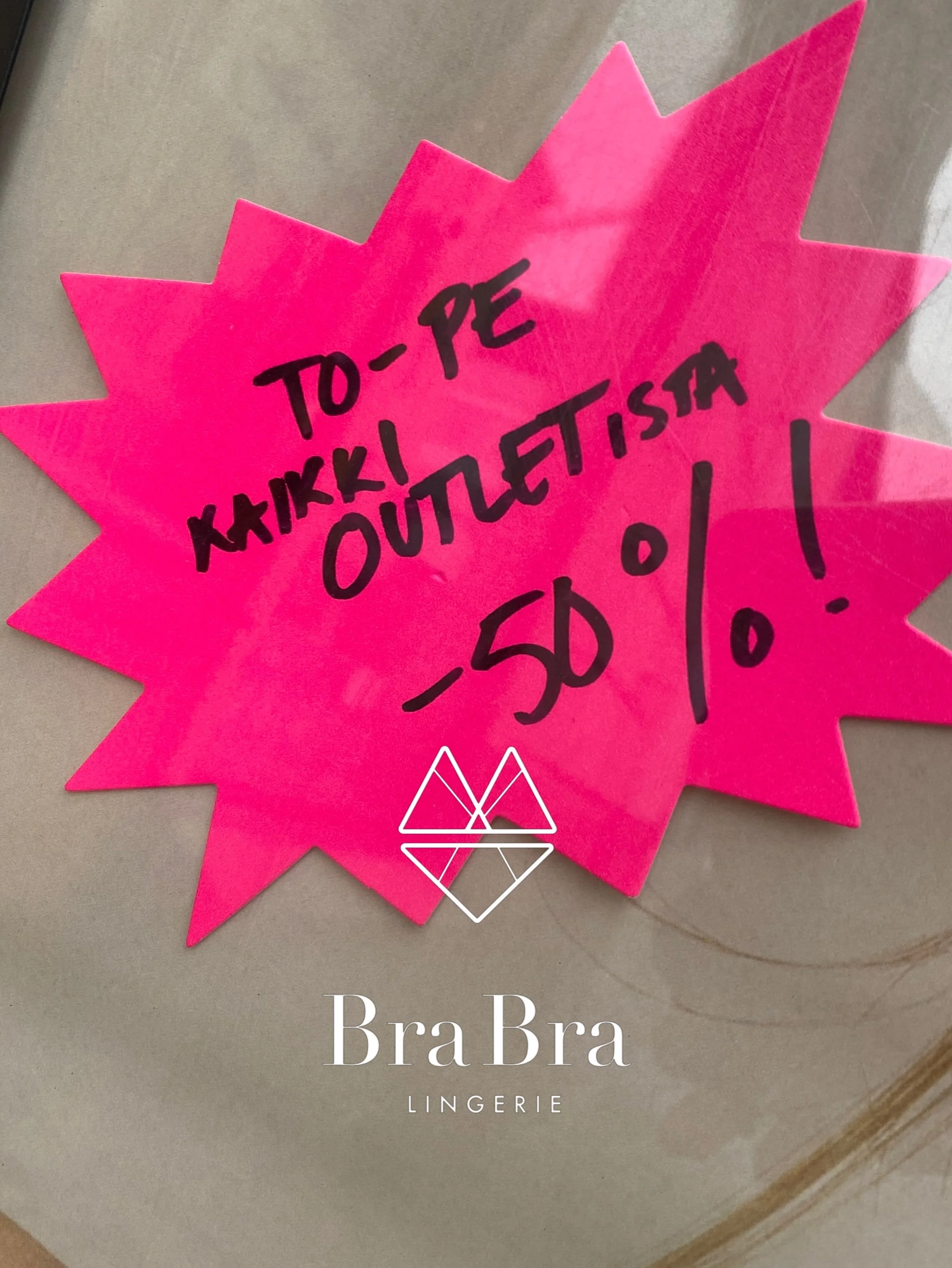 OUTLET notkuu sinne lis&auml;ttyjen tuotteiden painosta! Tule tekem&auml;&auml;n upeita l&ouml;yt&ouml;j&auml; puoleen hintaan to-pe 29.-30.10.!
Palvelemme torstaina klo 11-18 ja perjantaina 11-15. 

📍Pakkahuoneenkatu 10, Oulu