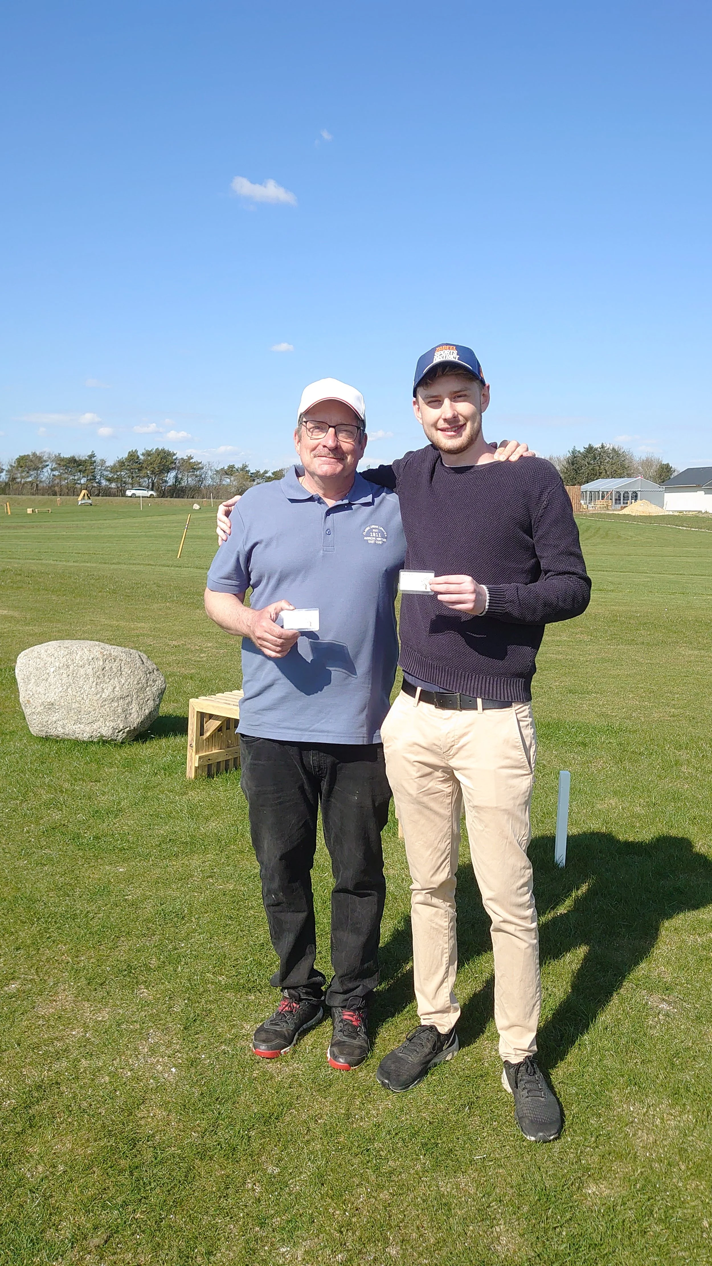 Vores første sæsonkort holdere. Far og søn, som begge er tidligere golfspillere som bedre kan finde tiden til Parkgolf