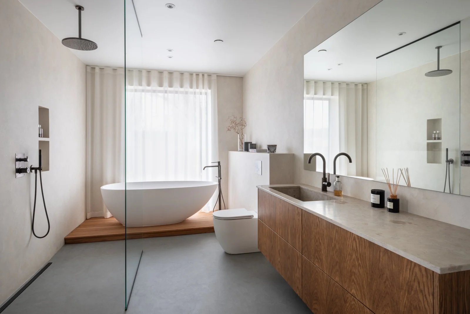 Baderomsinnredning. Alt til baderommet.