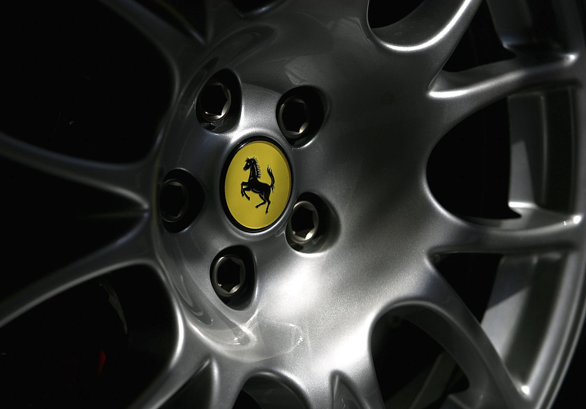 FerrariWheel_Automotive.jpg