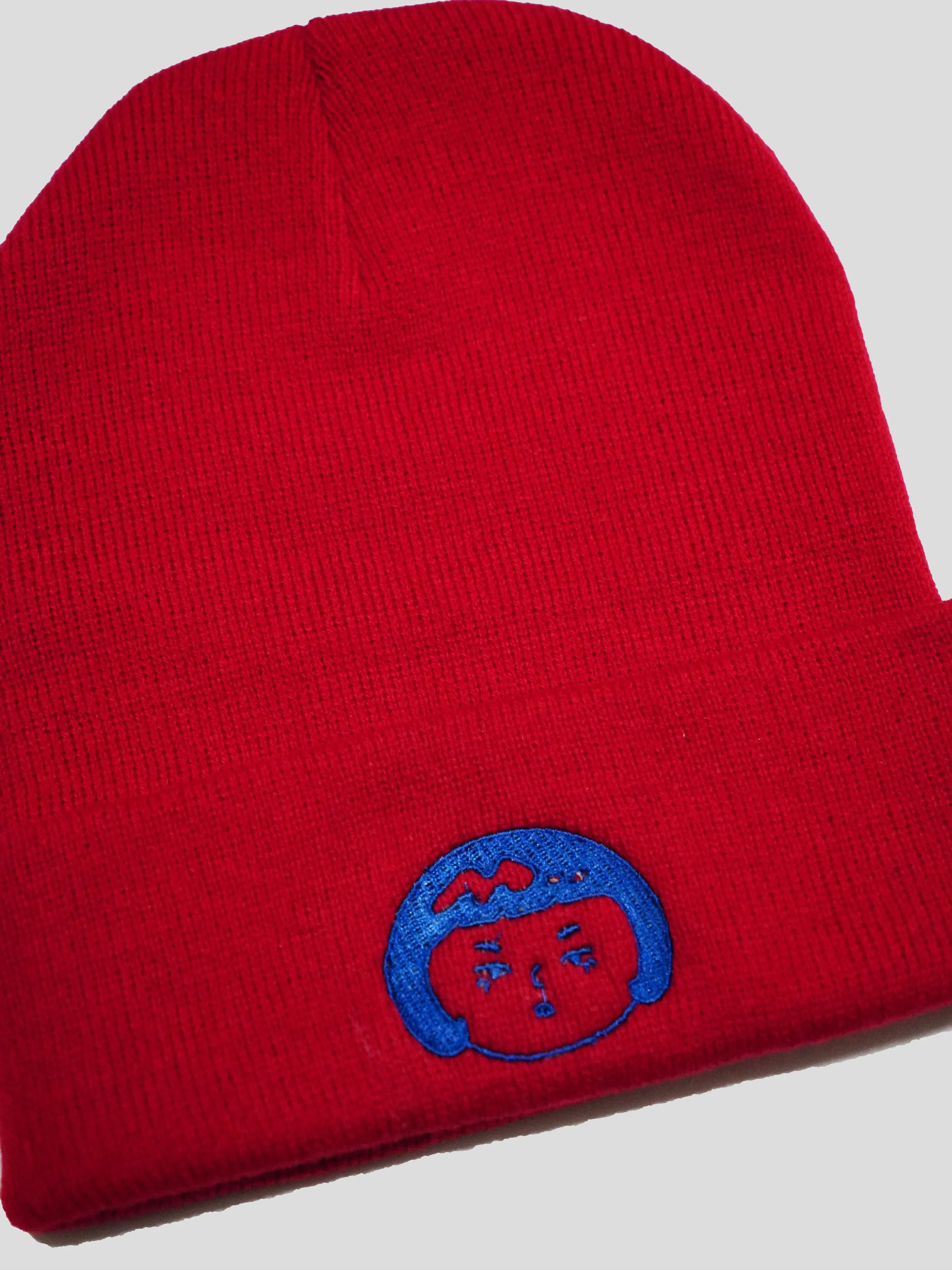 momo_red_beanie2.jpg