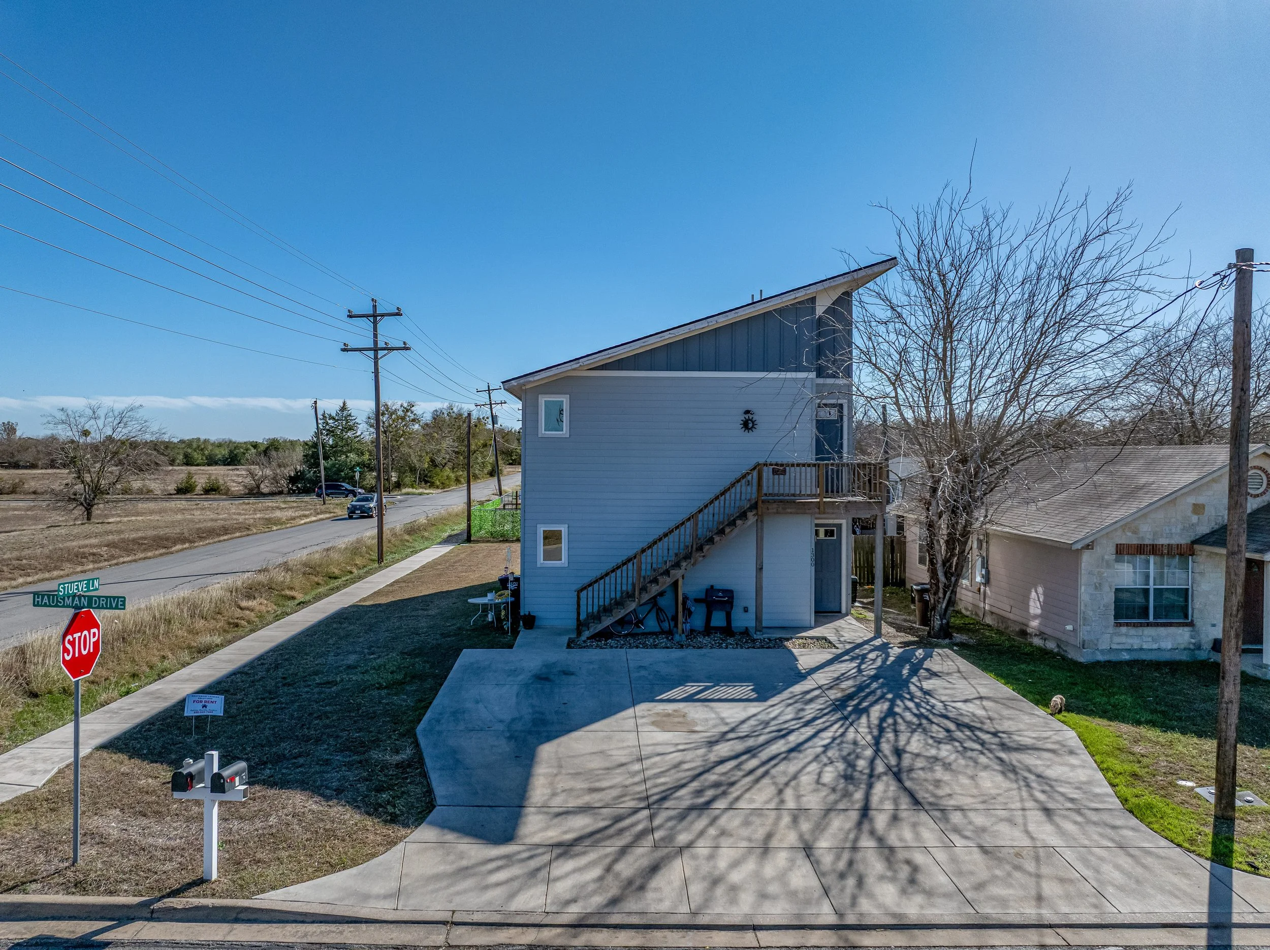 1300 Hauseman Dr Lockhart (3).jpg