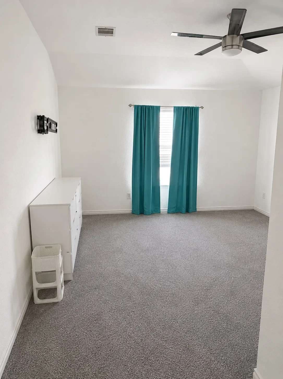 70BA6C5D-4ACB-45FE-B8F9-1B46FA7F0191.webp