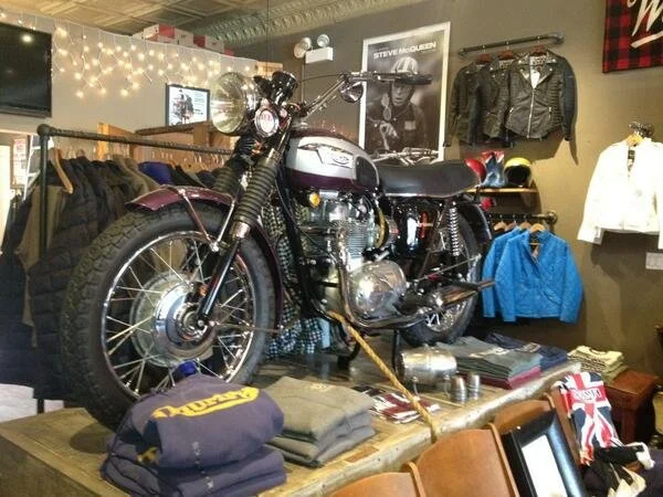 An Antiquer’s Paradise on Lincoln Avenue