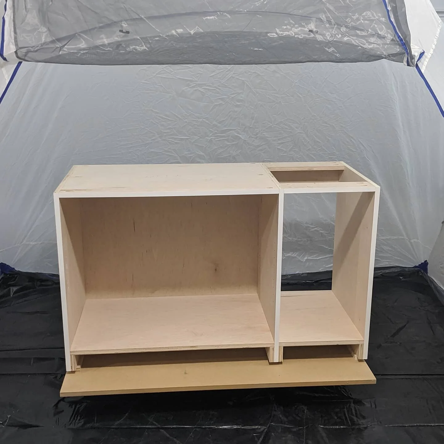Getting ready to throw down some paint.

#burlesontxwoodworker #joshuatxwoodworker #tannertimber #homerightsprayshelter #builtincabinets #diycabinets