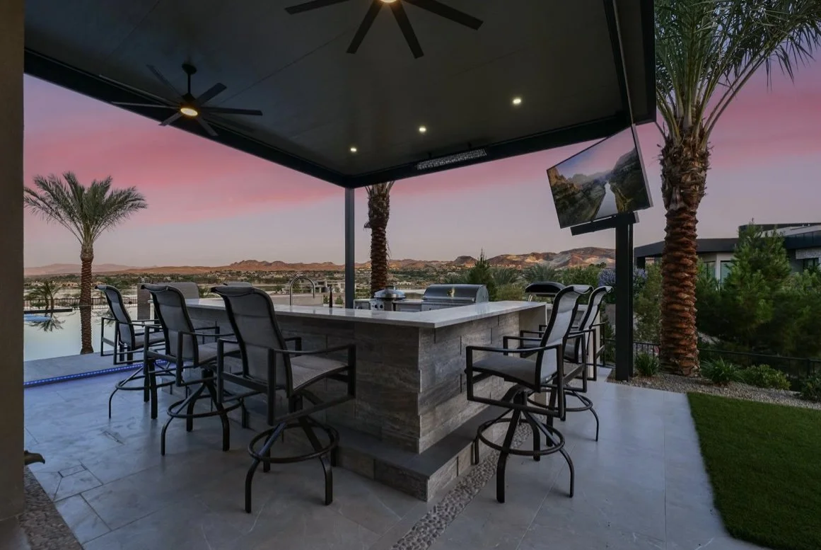 custom outdoor kitchen